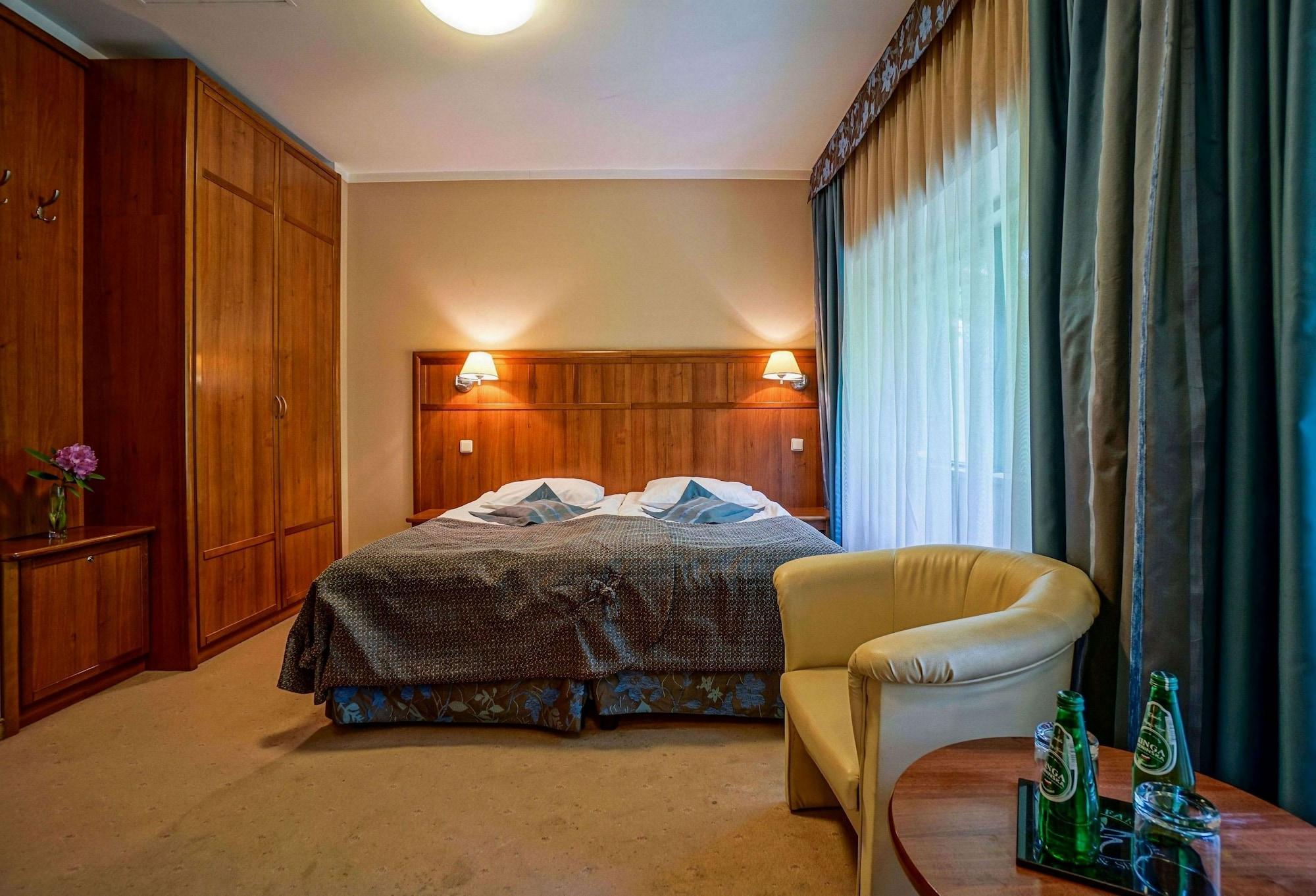 Farmona Hotel Business & Spa Krakow Dış mekan fotoğraf